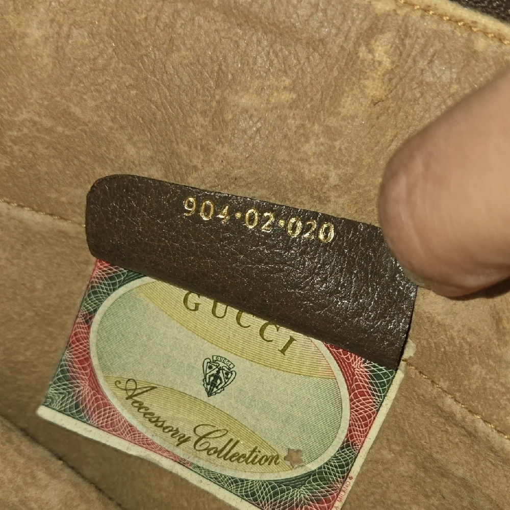 Gucci Signature Monogram Supreme Shoulder Bag in Brown and Cream - Picture 5 of 16